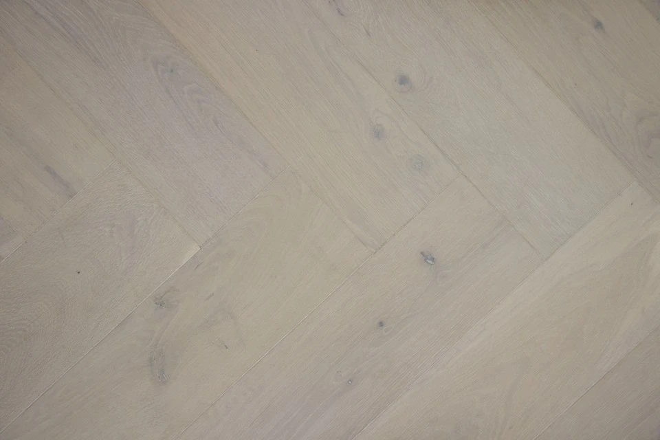 Natural Engineered Flooring Oak Bespoke Herringbone Bianco Hardwax Oiled 16/4mm By 120mm By 580mm 3 Natural Engineered Flooring Oak Bespoke Herringbone Bianco Hardwax Oiled 16/4mm By 120mm By 580mm - Image 3