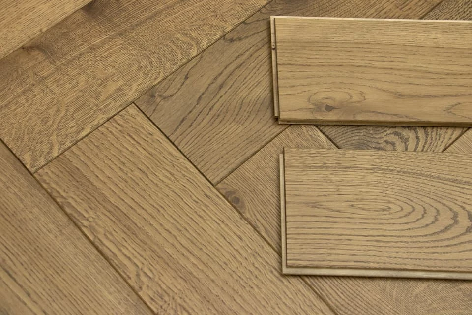 Natural Engineered Flooring Oak Herringbone Cognac Uv Lacquered 16/4mm By 100mm By 500mm 5 Natural Engineered Flooring Oak Herringbone Cognac Uv Lacquered 16/4mm By 100mm By 500mm - Image 5