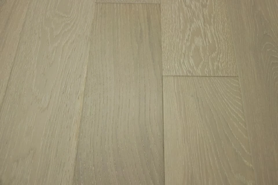 Natural Engineered Flooring Oak Sunny White Brushed UV Oiled 14/3mm By 150mm By 400-1500mm 3 Natural Engineered Flooring Oak Sunny White Brushed UV Oiled 14/3mm By 150mm By 400-1500mm - Image 3