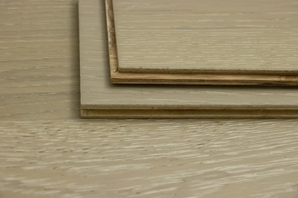 Natural Engineered Flooring Oak Sunny White Brushed UV Oiled 14/3mm By 150mm By 400-1500mm 5 Natural Engineered Flooring Oak Sunny White Brushed UV Oiled 14/3mm By 150mm By 400-1500mm - Image 5