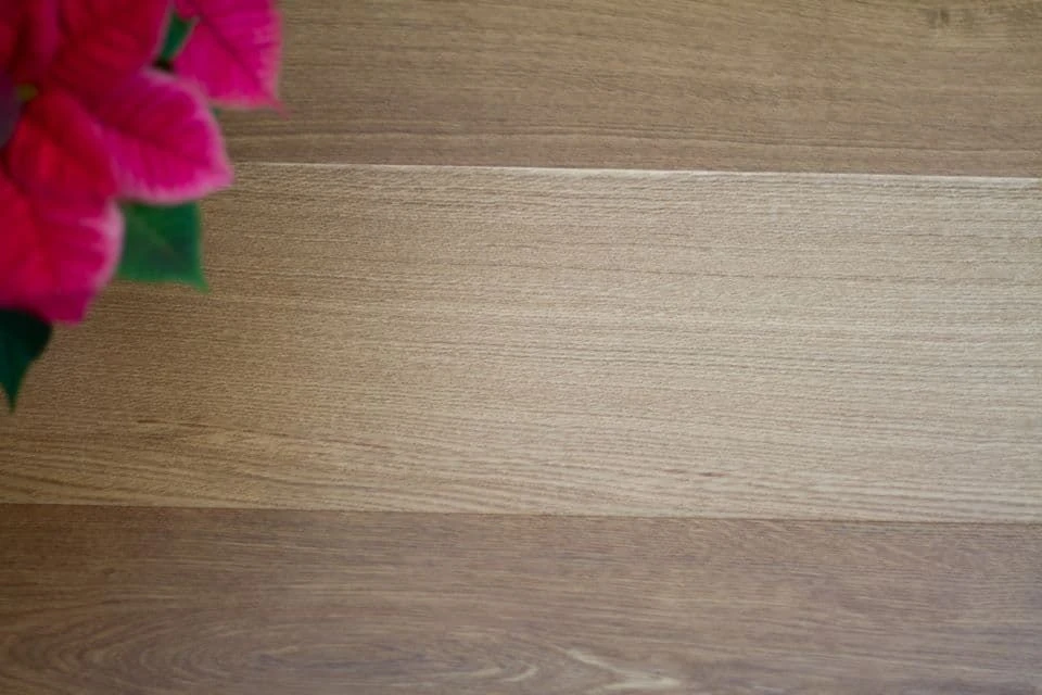 Natural Engineered Flooring Oak Click VIP Smoked Brushed UV Oiled 14/3mm By 190mm By 1900mm 2 Natural Engineered Flooring Oak Click VIP Smoked Brushed UV Oiled 14/3mm By 190mm By 1900mm - Image 2