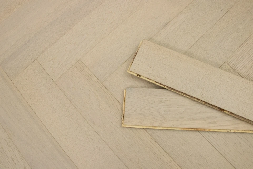 Natural Engineered Flooring Oak Herringbone White Pearl Brushed UV Lacquered 15/4mm By 90mm By 600mm 4 Natural Engineered Flooring Oak Herringbone White Pearl Brushed UV Lacquered 15/4mm By 90mm By 600mm - Image 4