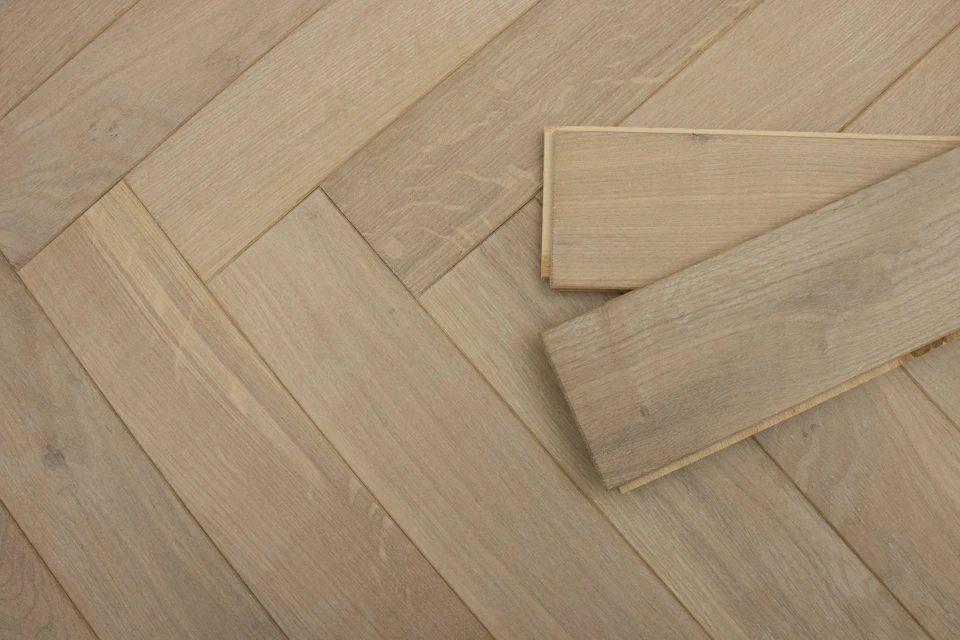 Natural Engineered Flooring Oak Herringbone White UV Oiled 14/3mm By 90mm By 450mm 5 Natural Engineered Flooring Oak Herringbone White UV Oiled 14/3mm By 90mm By 450mm - Image 5