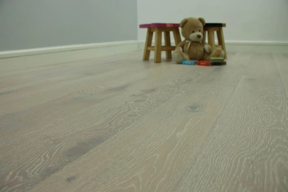 Natural Engineered Flooring Oak Sunny White Brushed UV Oiled 14/3mm By 190mm By 1900mm 4 Natural Engineered Flooring Oak Sunny White Brushed UV Oiled 14/3mm By 190mm By 1900mm - Image 4
