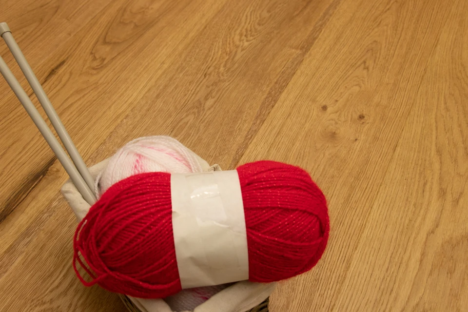 Natural Engineered Flooring Oak Brushed UV Matt Lacquered 20/5mm By 180mm By 1900mm - Image 2