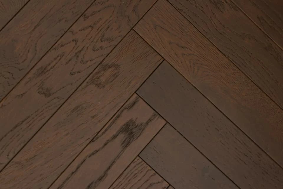 Natural Engineered Flooring Oak Herringbone Black Tea Brushed UV Oiled 15/4mm By 125mm By 600mm - Image 2