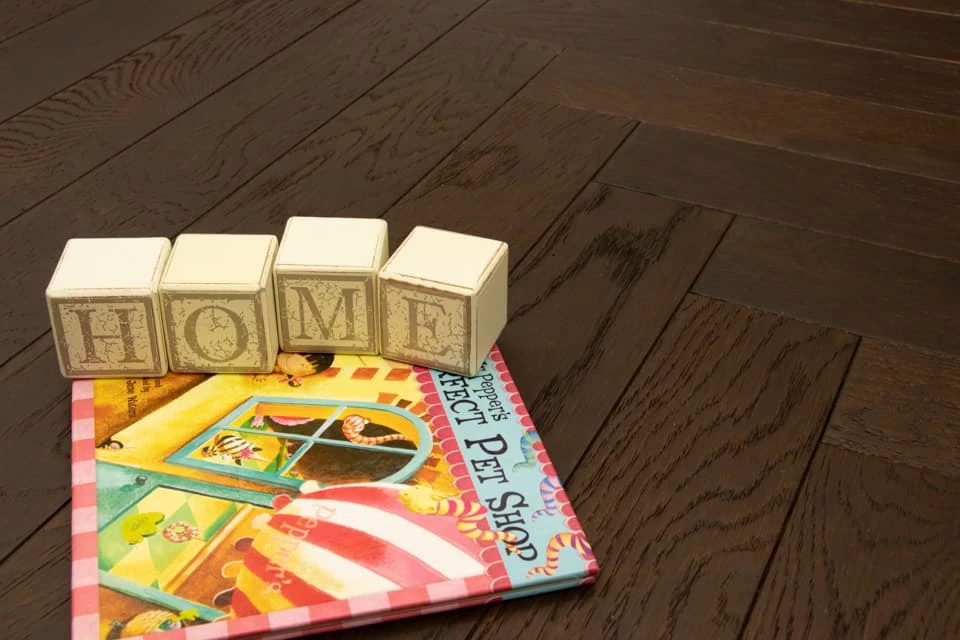 Rustic Engineered Flooring Oak Herringbone Black Tea Brushed UV Oiled 15/4mm By 90mm By 600mm - Image 2