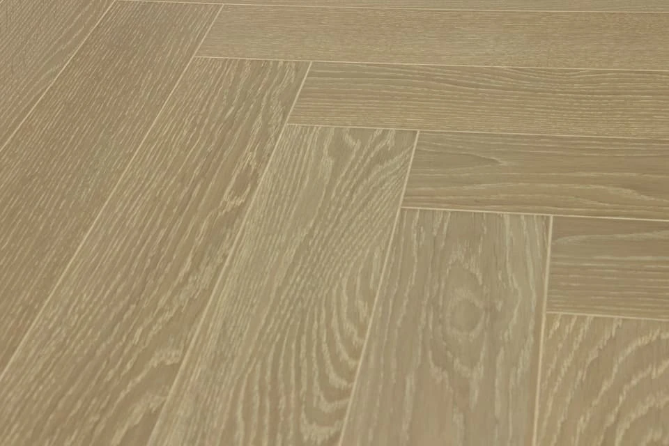 Prime Engineered Flooring Oak Herringbone Barcelona Brushed UV Matt Lacquered 14/3mm By 98mm By 490mm 4 Prime Engineered Flooring Oak Herringbone Barcelona Brushed UV Matt Lacquered 14/3mm By 98mm By 490mm - Image 4