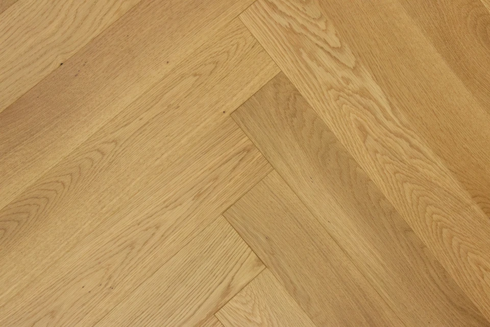 Prime Engineered Flooring Oak Herringbone Brushed UV Lacquered 14/3mm By 98mm By 588mm 3 Prime Engineered Flooring Oak Herringbone Brushed UV Lacquered 14/3mm By 98mm By 588mm - Image 3