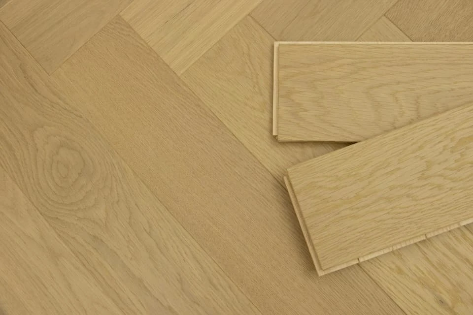 Prime Engineered Flooring Oak Herringbone Non Visible Brushed UV Matt Lacquered 14/3mm By 128mm By 600mm 5 Prime Engineered Flooring Oak Herringbone Non Visible Brushed UV Matt Lacquered 14/3mm By 128mm By 600mm - Image 5