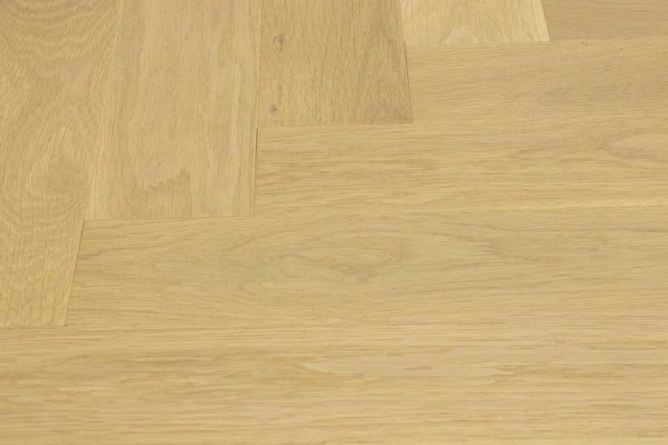 Prime Engineered Flooring Oak Herringbone Ribolla Brushed UV Matt Lacquered 14/3mm By 128mm By 600mm 4 Prime Engineered Flooring Oak Herringbone Ribolla Brushed UV Matt Lacquered 14/3mm By 128mm By 600mm - Image 4
