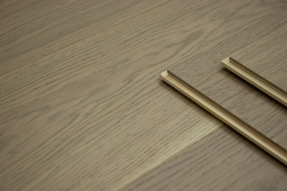 Natural Engineered Flooring Oak Silver Stone Brushed Uv Matt Lacquered 14/3mm By 190mm By 1900mm 4 Natural Engineered Flooring Oak Silver Stone Brushed Uv Matt Lacquered 14/3mm By 190mm By 1900mm - Image 4