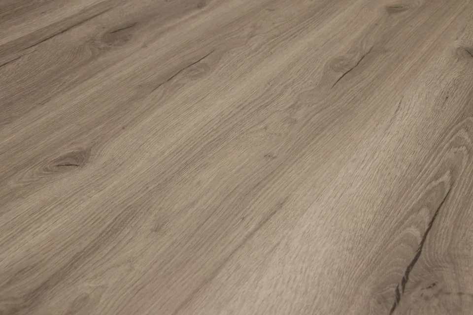 Supremo Luxury Click Vinyl Rigid Core Flooring Light Grey With Built In Underlay 5mm By 180mm By 1220mm 2 Supremo Luxury Click Vinyl Rigid Core Flooring Light Grey With Built In Underlay 5mm By 180mm By 1220mm - Image 2