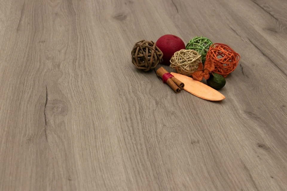 Supremo Luxury Click Vinyl Rigid Core Flooring Light Grey With Built In Underlay 5mm By 180mm By 1220mm 1 Supremo Luxury Click Vinyl Rigid Core Flooring Light Grey With Built In Underlay 5mm By 180mm By 1220mm